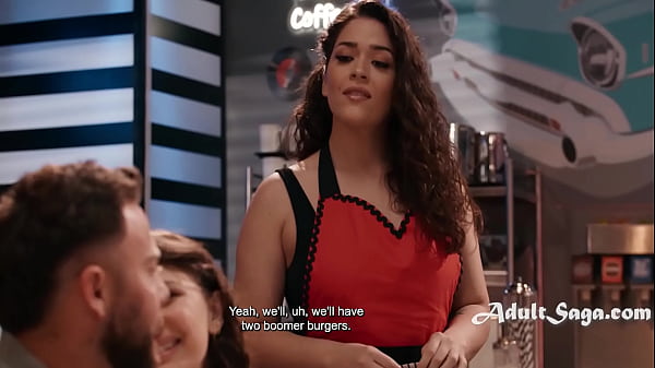 Chi ha bisogno di un frappè quando puoi scuotere il cazzo subdolo sotto il tavolo?