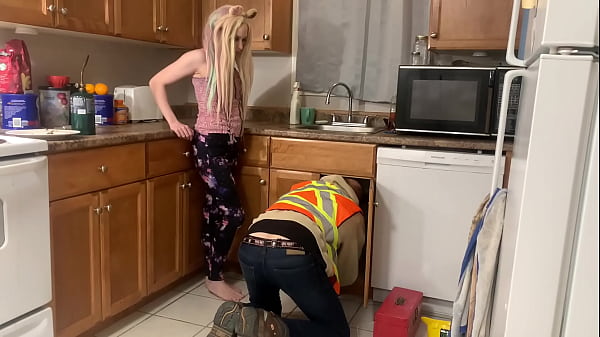Plumber takes teen virginity before prom night