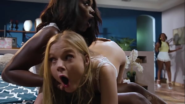 Spankful für diese Gelegenheit Ana Foxxx, Mocha Menage, Coco Lovelock