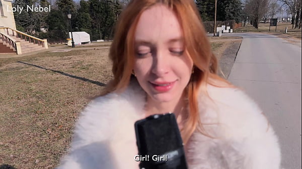 सेक्सी प्रभावशाली व्यक्ति ने दिखाया कि वह कैसे लाखों कमाती है!