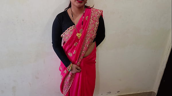 La cuñada de su pueblo natal llamó a su cuñado a su habitación, tuvo relaciones sexuales y engañó a su marido. Audio hindi claro