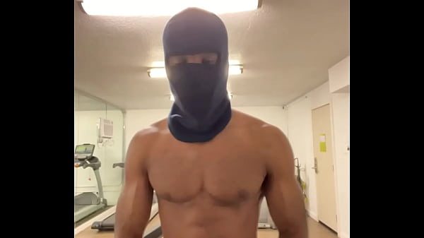 Allenati forte, bicipiti e schiena per sollevare le donne durante il sesso!