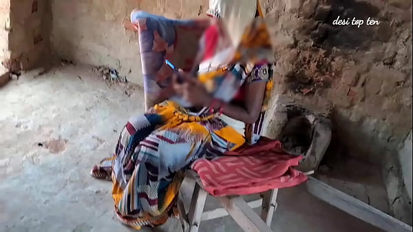 Desi sexy Bhoji'_s saree scopata sul letto miglior video di sesso indiano vero sesso desi hindi audio sporco