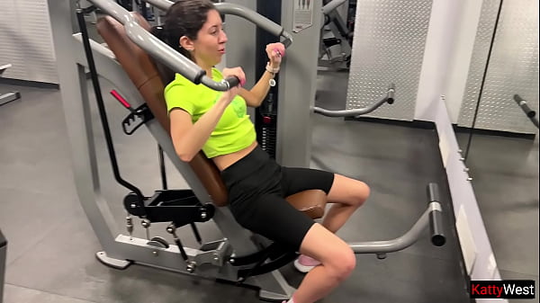 Beautiful Teen shows off teen