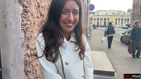 Elle ne pouvait plus attendre et a couché avec le mec dès le premier rendez-vous