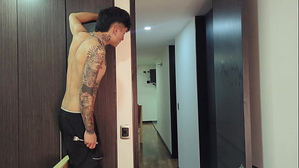 I make a prank on my stepsister and she fucks me with revenge