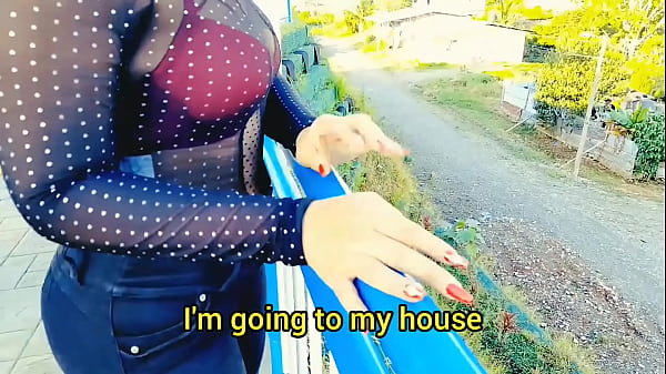 为了金钱而性 - 我给她 300 美元买她的大屁股、大屁股拉丁黑发