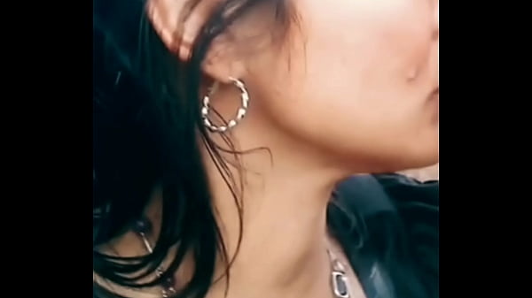 Sexo ao ar livre com um estranho que está olhando para mim há dias