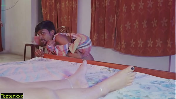 ¡India hermosa Bhabhi follada por un ladrón desconocido! Sexo repentino