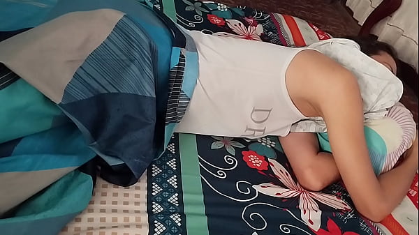 我操了我最好朋友的妻子，他出去工作了，我去操他，因为我想被操