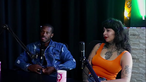 Aveva strani feticci che le venivano chiesti, le piace vedere le donne pomiciare, aveva il sostegno della sua famiglia, ma lui... - My Hell Williams &amp_ Hyoran Carvalho (SHEER/RED)