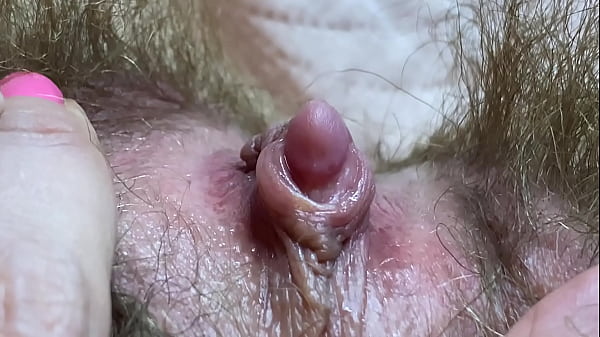 New extreme closeup huge clitoris rubbing orgasm