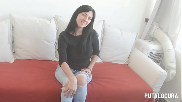 PutaLocura - La cachonda rusa Sherry Vine chupando y tragando semen después de un masaje.