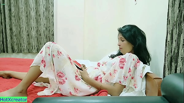 Schöner Teenie zieht Cumshot aus