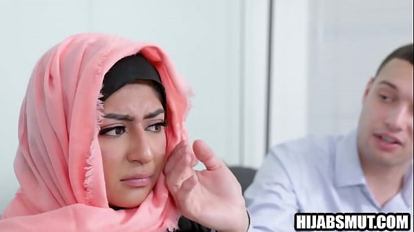 Une fille musulmane n'a pas d'autre choix que de baiser un américain