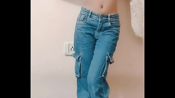 Hot Indian belles filles solo minces appréciant avec ses seins et sa chatte