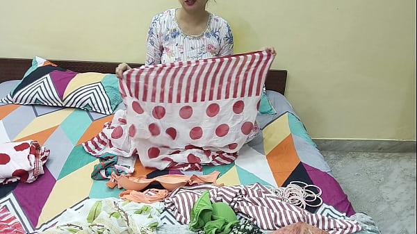 Incrível adolescente bonita executa