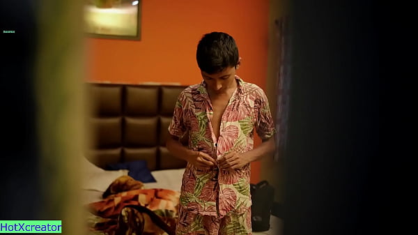 18-jähriger Junge fickt schöne Mitbewohnerin! Versauter Bhabhi-Sex