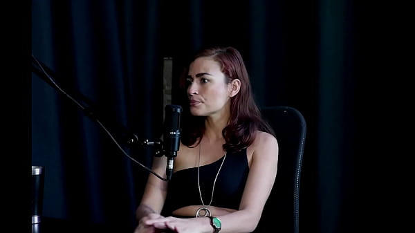 Provava piacere solo con la sua prima ragazza, rimasta incinta a causa di un tradimento, una relazione devastata e il matrimonio... - Kamilla Werneck (SHEER/RED)