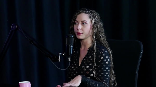 È sempre stata la pecora nera della famiglia, le piaceva uscire con uomini più grandi, aveva strani feticci e la scena le piaceva... - Jujube Del&iacute_cia (SHEER/RED)