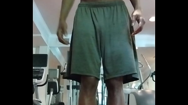 Pretty Teen Girl teases in workout