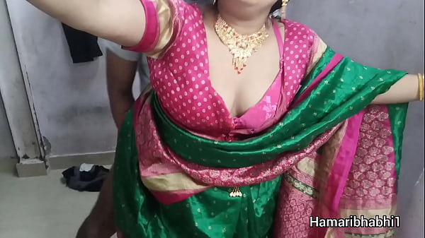 Caliente india desi bhabhi xxx. Follada dura con el sari de Desi Bhabhi. India Desi Bhabhi Sari Sexo.