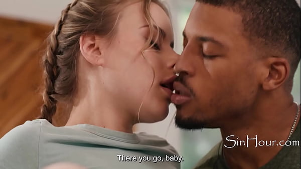 रॉकेट ने अन्ना की गुप्त खुशी पर ठोकर खाई - अन्ना क्लेयर क्लाउड्स, रॉकेट पावर