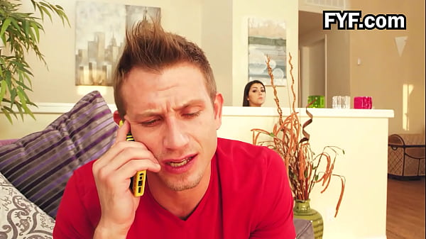 Il cazzo di Bill è l'unica attrazione che l'amico di sua sorella vuole vedere