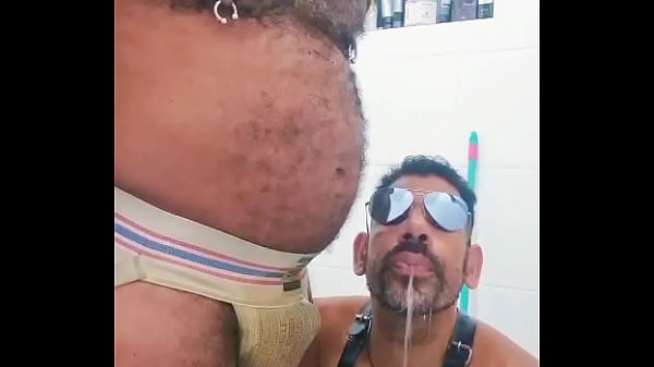 Beautiful Teen strips amateur