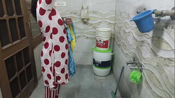 belle-soeur coquine flirte avec le beau-frère chaud éjacule après une pipe