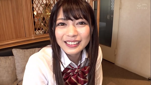 Gonzo – Ein wunderschönes Highschool-Mädchen, das mit dem Schwanz ihres Freundes nicht zufrieden ist, hat untreuen Sex. Ich bin begeistert von ihren empfindlichen und kleinen Brüsten. Sie zeigt der Kamera ihre gewalttätige Cowgirl-Haltung und ihr gewalttätiger Kolben ist erotisch.