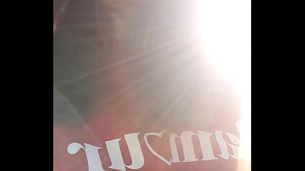 La sexy adolescente EXHIBICIONISTA Hanna Drowzee EN PÚBLICO masturbándose y exhibiéndose mientras sus vecinos LA MIRA COMO UNA PUTA CALIENTE.