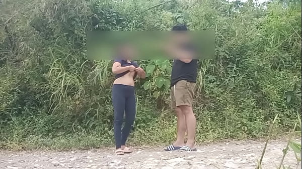 Casal filipino excitado fode em voz pública