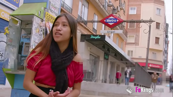 Deine vertrauenswürdige Latina von nebenan macht einen Porno von FAKings: Adely Ruiz ist eine geile Schlampe!