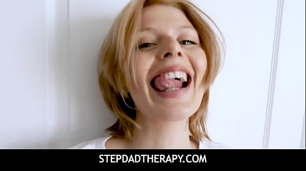 सेक्सी गड़बड़_अप_परिवार किशोर मॉडल