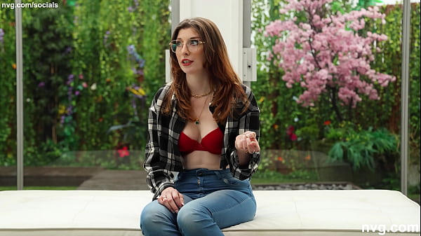 Lovely Teen Girl poses in sexy