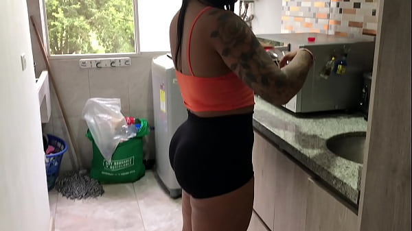 GRAVANDO O CU DA MINHA IRMÃ DE CALÇA APERTA SEM ELA PERCEBER (VESTIDO, MORENA, BUNDA GRANDE, THONG)
