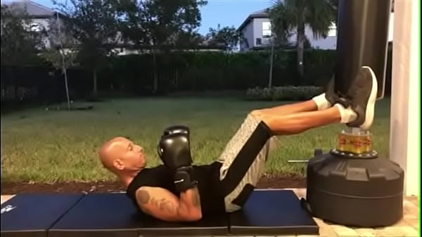 地球上最健康的男色情明星 MAXXX LOADZ 健身大师 &amp_ 意大利磅机器撕裂的身体