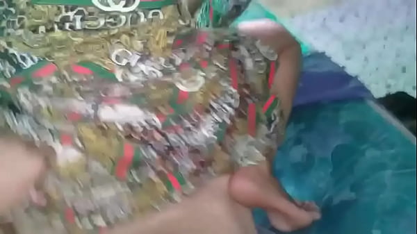 Ihr Mann schaut zu, wie ich in sie eindringt und sie mit Milch füllt