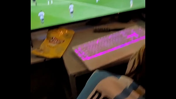 Teen Teen performs - hot