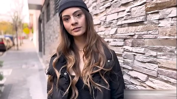 Sexy Teen shows off - gorgeous