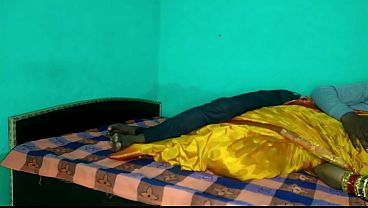 Meia-irmã e meio-irmão fodendo forte com voz hindi