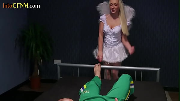 Sexy blowjob Teen enjoys herself