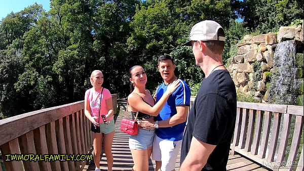 Jenny 的啦啦队长 Zuzu Sweet 试镜！外面撞了&amp_三人组