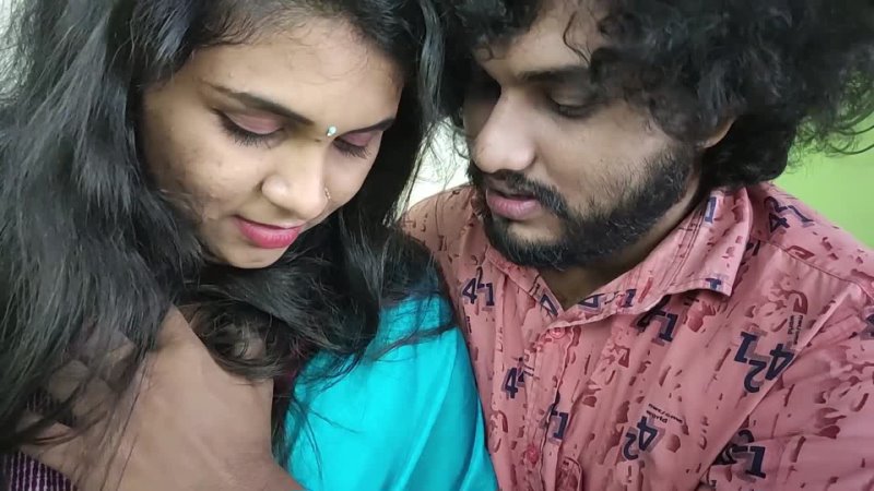 Retrait de sari et romance chaude avec sexe par vaishnavy et Sharun Raj, couple mallu, romance de retrait de sari chaud et faire du sexe
