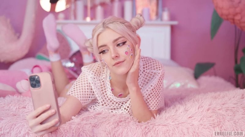 All cute girls love hot cum on their faces Eva Elfie Russian porn with daughter Eva Elfie