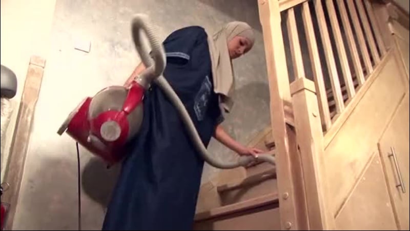 Salima akim [穆斯林、长袍、罩袍、头巾、伊斯兰、面纱、阿拉伯、东方、印地语、dasi、色情、性、吻、摩洛伊斯兰解放阵线、青少年、色情]