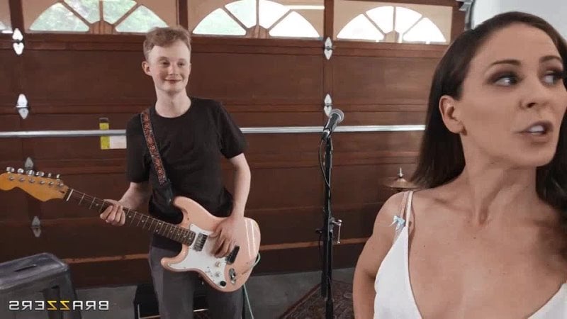 Je veux baiser ta mère vidéo avec Cherie Deville, Juan Loco, Jimmy Michaels, Diego Perez, les milfs porno aiment ça gros