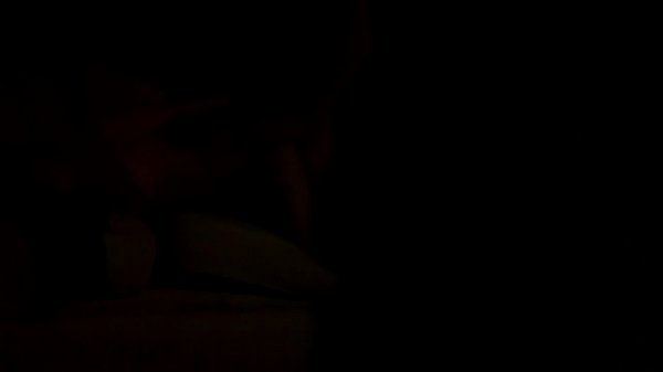 Io e la mia ex ragazza facciamo il primo porno sul divano