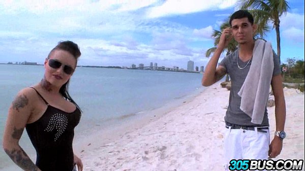 Christy Mack fickt ein paar Kerle im Bus 305 2.2